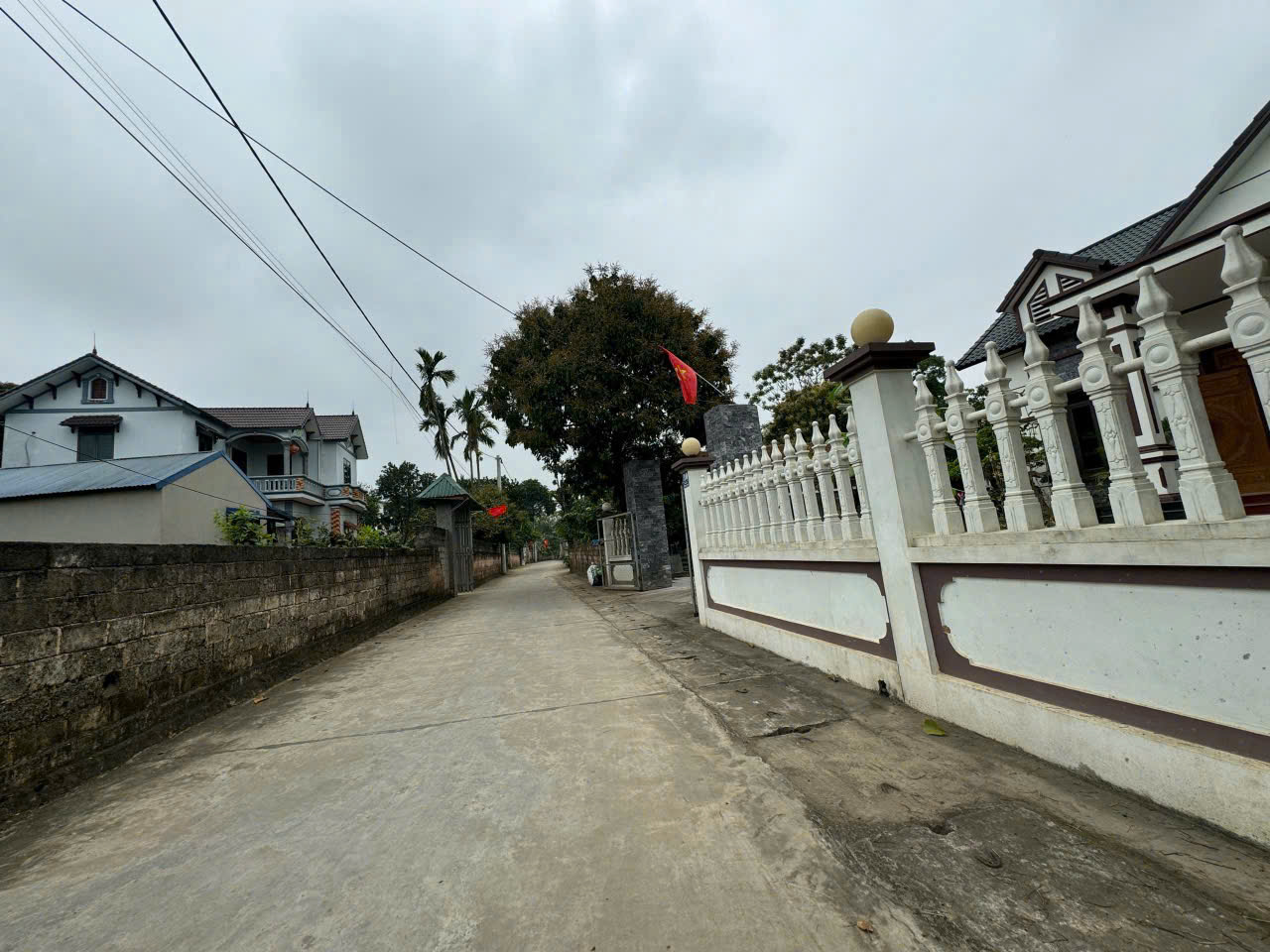 bán lô 1091m tặng nhà  tân tiến giá chỉ  5 triệu , ô tô tránh nhau - Ảnh chính